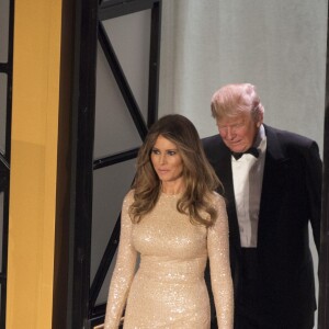 Donald Trump et son épouse Melania lors du dîner "Candlelight" organisé pour en remerciement aux donateurs et aux soutiens de la campagne de Trump à Washington le 19 janvier 2017