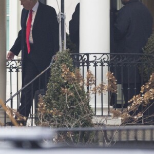 Donald Trump s'apprêtant à rejoindre l'église St. Johns avant l'investiture à Washington le 20 janvier 2017