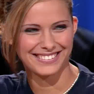 Clara Morgane revoit des images d'elle datant de 2001. Emission "Salut les Terriens !" sur C8. Le 21 janvier 2017.