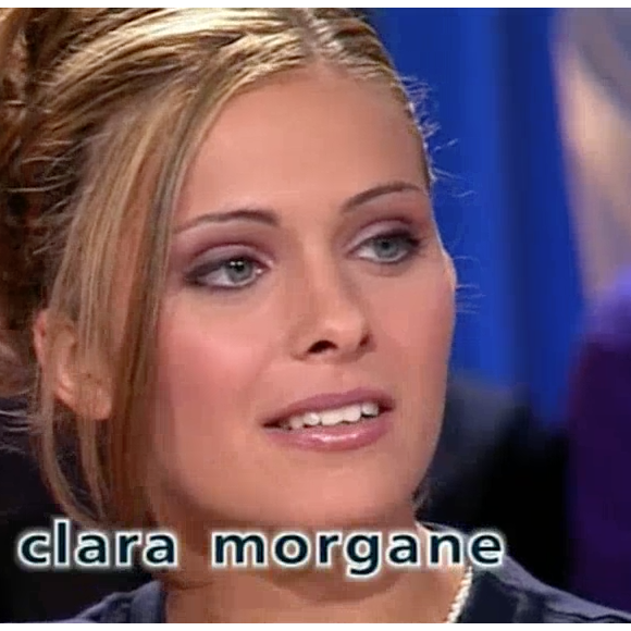 Clara Morgane revoit des images d'elle datant de 2001. Emission "Salut les Terriens !" sur C8. Le 21 janvier 2017.
