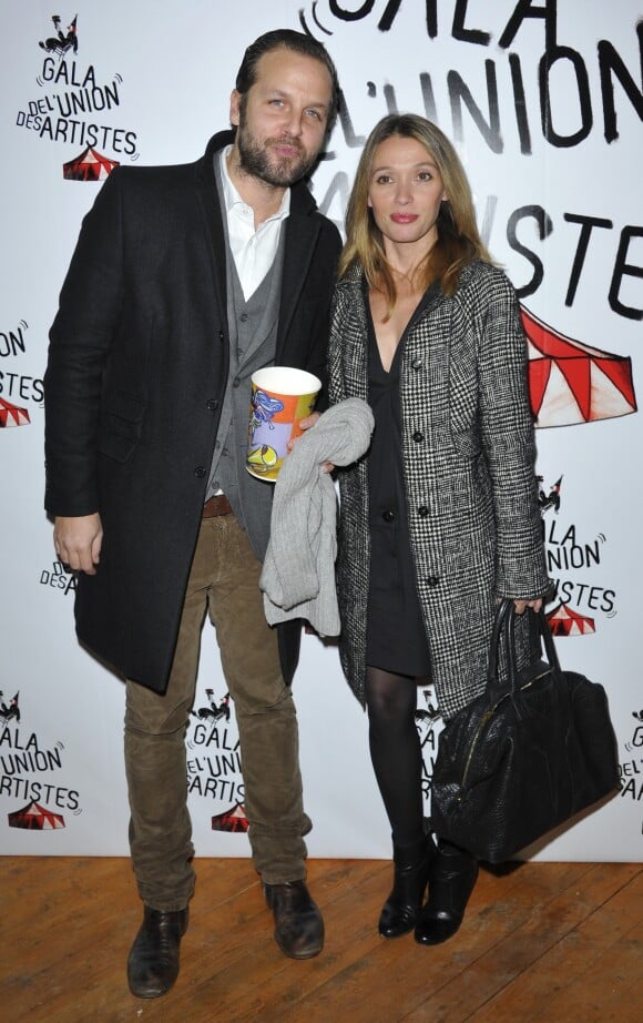 Anne Marivin et son compagnon Joachim Roncin à Paris le 12 Novembre 2012.