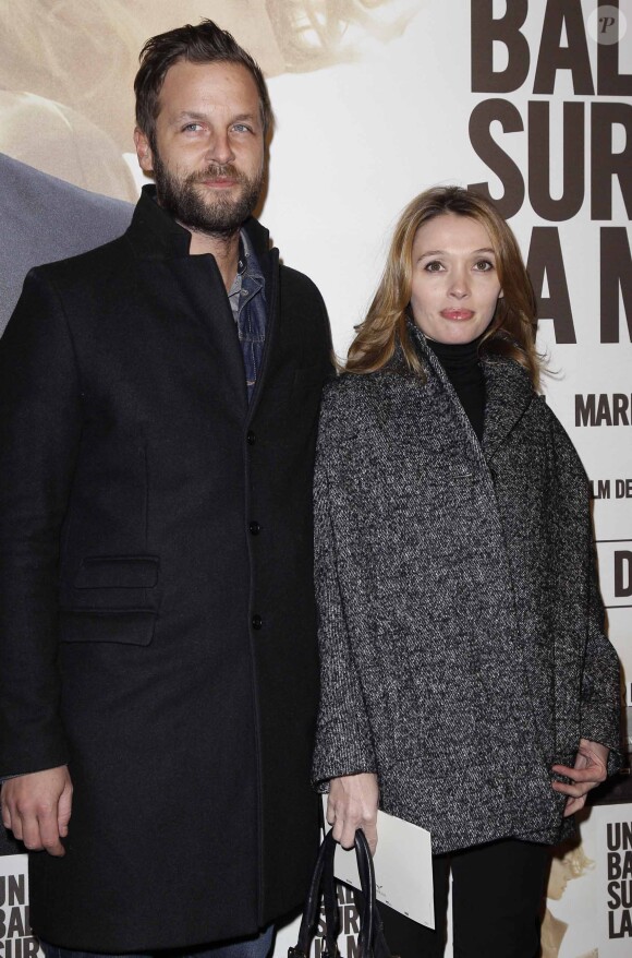 Anne Marivin et Joachim Roncin à Paris en décembre 2010.