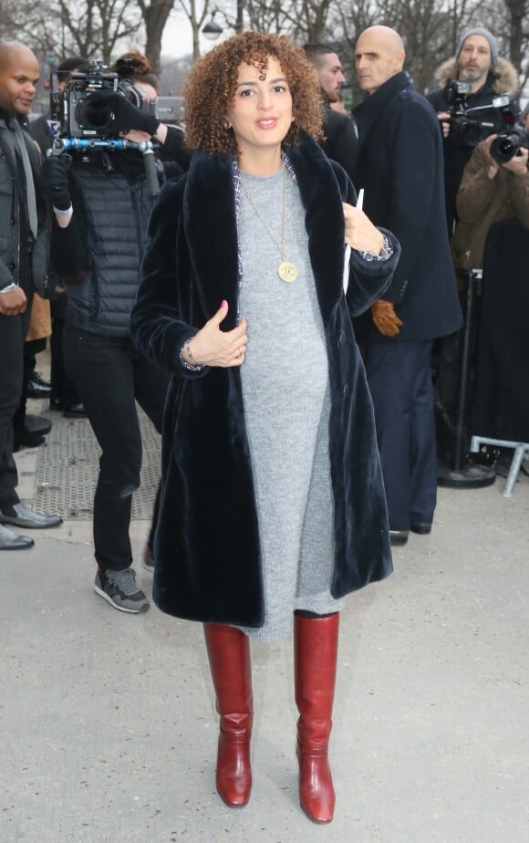 Leïla Slimani (enceinte) - 2e défilé de mode "Chanel", collection Haute-Couture printemps-été 2017 au Grand Palais à Paris. Le 24 janvier 2017 © CVS - Veeren / Bestimage