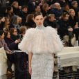 Défilé de mode "Chanel", collection Haute-Couture printemps-été 2017 au Grand Palais à Paris. Le 24 janvier 2017.