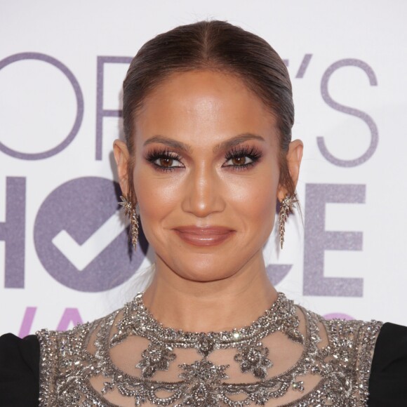 Jennifer Lopez à la soirée des People's Choice awards à Los Angeles, le 18 janvier 2017.