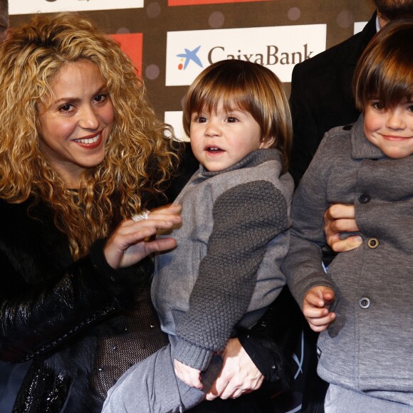 Shakira, son compagnon Gerard Piqué et ses fils Milan et Sasha - Gérard Piqué reçoit un prix lors de la 5ème édition du "Catalan football stars" à Barcelone, Espagne, le 28 novembre 2016.
