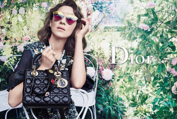 La maison Dior dévoile sa nouvelle campagne du sac Lady Dior avec son égérie Marion Cotillard à Granville le 27 octobre 2016