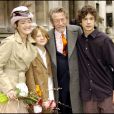 Exclusif - John Hurt, avec ses fils Nicholas et Alexander, et Anwen Rees-Myers lors de leur mariage à Westminster, Londres, en février 2005.