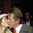 Exclusif - John Hurt et Anwen Rees-Myers lors de leur mariage à Westminster, Londres, en février 2005.