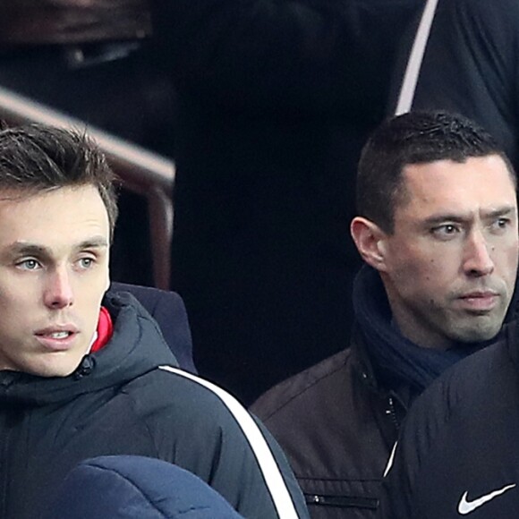 Le prince Albert II de Monaco et son neveu Louis Ducruet lors du match de ligue 1 Paris Saint-Germain (PSG) - AS Monaco (1-1) au Parc des Princes à Paris, le 29 janvier 2017.