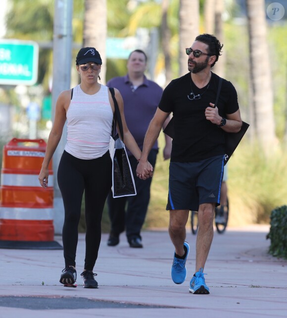 Eva Longoria et son mari dans les rues de Miami, le 19 janvier 2017