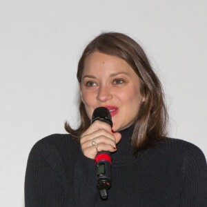 Exclusif - Guillaume Canet et sa compagne Marion Cotillard, enceinte, à l'avant-première de "Rock'n Roll" au cinéma Kinepolis à Lomme, le 4 Janvier 2017. © Stéphane Vansteenkiste/Bestimage