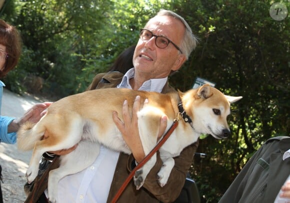 Exclusif - Fabrice Luchini et sa chienne shibuya - Arrivées à l'enregistrement de l'émission TV "Vivement Dimanche prochain" à Paris. Le 14 septembre 2016