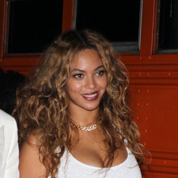 Beyoncé et son mari Jay-Z à la fête du mariage de Solange Knowles et Alan Ferguson sur le thème de "Mardi Gras" dans le quartier français de la Nouvelle-Orléans, le 16 novembre 2014. Beyonce and husband Jay-Z -
