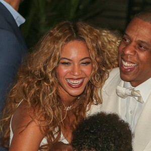Beyoncé et son mari Jay-Z s'amusent avec Daniel Julez Smith Jr., le fils de Solange Knowles (la soeur de Beyonce) à la fête du mariage de cette dernière et de Alan Ferguson sur le thème de "Mardi Gras" dans le quartier français de la Nouvelle-Orléans, le 16 novembre 2014.