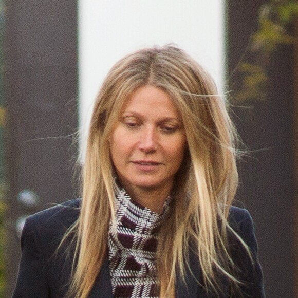Exclusif - Gwyneth Paltrow les cheveux dans le vent pendant une journée à Los Angeles, le 22 janvier 2017.