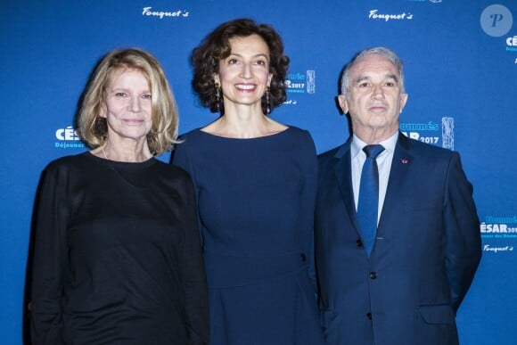 Nicole Garcia (nommée pour le César de la Meilleure Adaptation pour "Mal De Pierres") (nommée pour le César de la Meilleure Réalisation pour "Mal De Pierres"), Audrey Azoulay, ministre de la culture et de la communication et Alain Terzian - Déjeuner des nommés aux César 2017 au restaurant Fouquet's à Paris, le 4 février 2017. © Olivier Borde/Bestimage