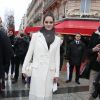 Noémie Merlant - sac Roger Vivier- Arrivées pour le déjeuner des nominations des 'César' au Fouquet's à Paris Le 4 Février 2017.