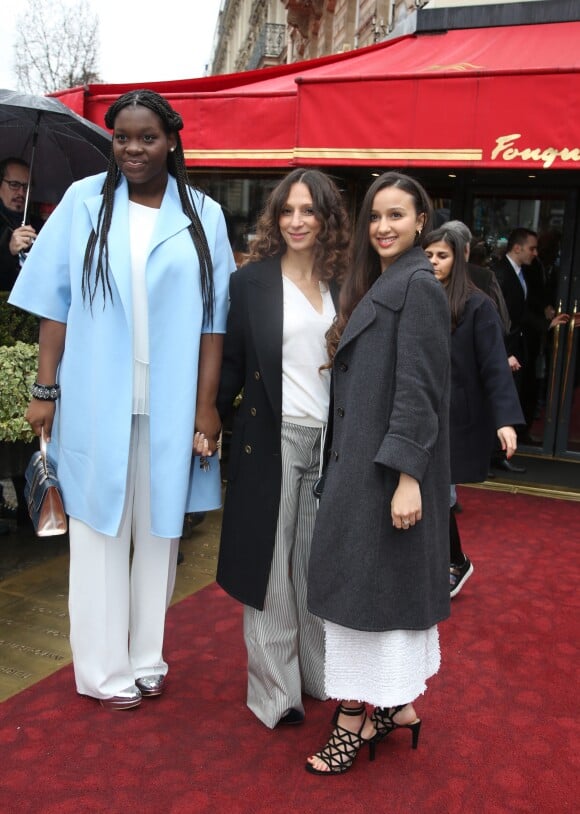 Déborah Lukumuena, Houda Benyamina (réalisatrice du film "Divines'") et Jisca Kalvanda - Arrivées pour le déjeuner des nominations des 'César' au Fouquet's à Paris Le 4 Février 2017.