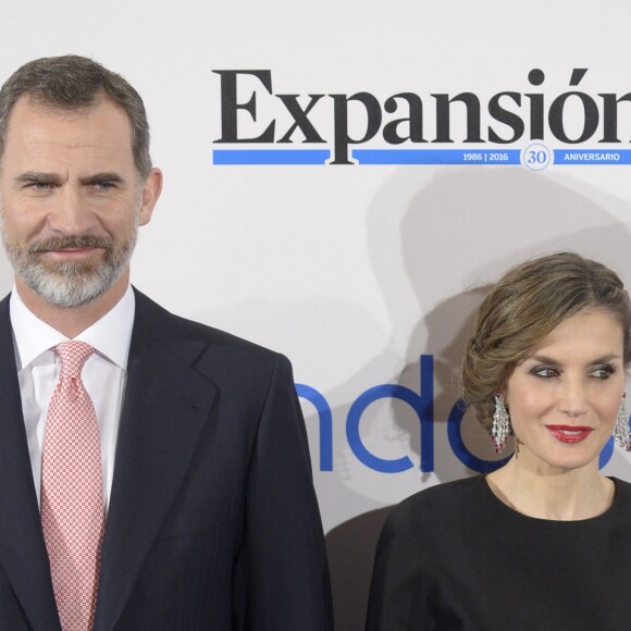 La reine Letizia et le roi Felipe VI d'Espagne assistaient le 7 février 2017 au gala des 30 ans du quotidien espagnol économique Expansion, au Westin Palace à Madrid.