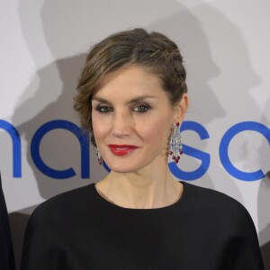 La reine Letizia d'Espagne assistait avec son époux le roi Felipe VI le 7 février 2017 au gala des 30 ans du quotidien espagnol économique Expansion, au Westin Palace à Madrid.