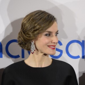 La reine Letizia d'Espagne assistait avec son époux le roi Felipe VI le 7 février 2017 au gala des 30 ans du quotidien espagnol économique Expansion, au Westin Palace à Madrid.