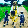 Madonna au côté des jumelles qu'elle vient d'adopter au Malawi, Estere et Stella (8 février 2017).