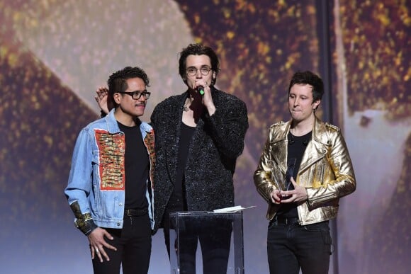 Pierre Guenard, Colin Russeil et Manu Ralambo ont reçu la Victoire de l'album révélation de l'année pour l'album Les Conquêtes le 10 février 2017.