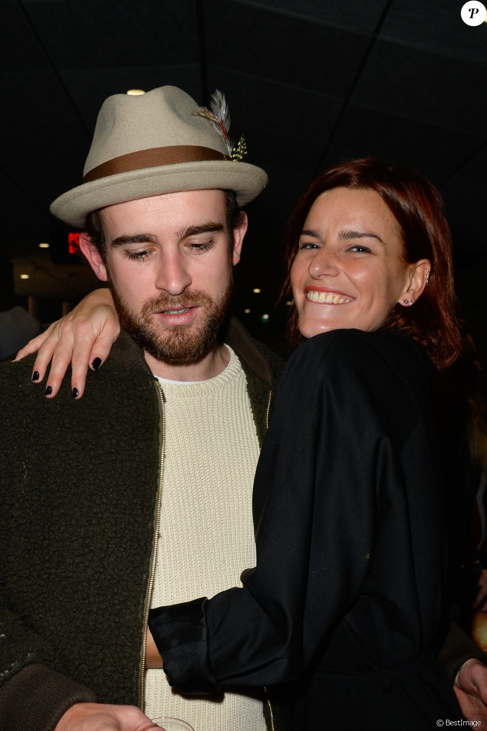 exclusif fauve hautot et son compagnon jules renault people a la generale de la comedie musicale saturday night fever au palais des sports de paris le 9 fev purepeople
