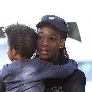 Amber Rose et son mari Wiz Khalifa emmènent leur fils Sebastian à une fête de Thanksgiving à Studio City, le 23 novembre 2016 Veuillez flouter le visage de l'enfant  Model Amber Rose and her estranged husband Wiz Khalifa take their son Sebastian to an early Thanksgiving Party in Studio City, California on November 23, 2016. Amber is enjoying some quality family time after recently finishing her run on 'Dancing with the Stars.'23/11/2016 - Los Angeles