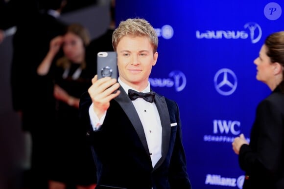 Nico Rosberg fait un selfie - Soirée des Laureus World Sport Awards 2017 à Monaco le 14 février 2017.  Laureus 2017 World Sports Awards red carpet in Monaco on february 14, 2017.14/02/2017 - Monte Carlo