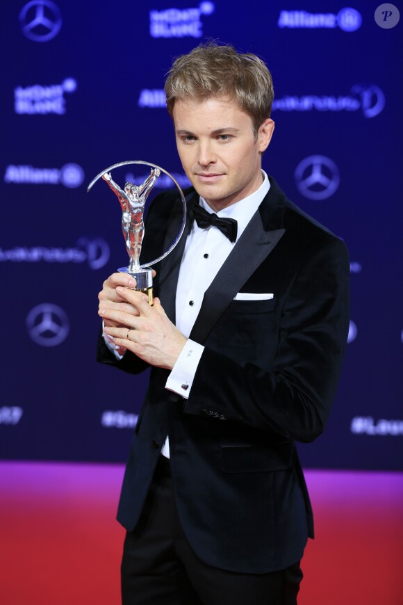 Nico Rosberg (révélation de l'année) avec son trophée - Soirée des Laureus World Sport Awards 2017 à Monaco le 14 février 2017.  Laureus 2017 World Sports Awards red carpet in Monaco on february 14, 2017.14/02/2017 - Monte Carlo