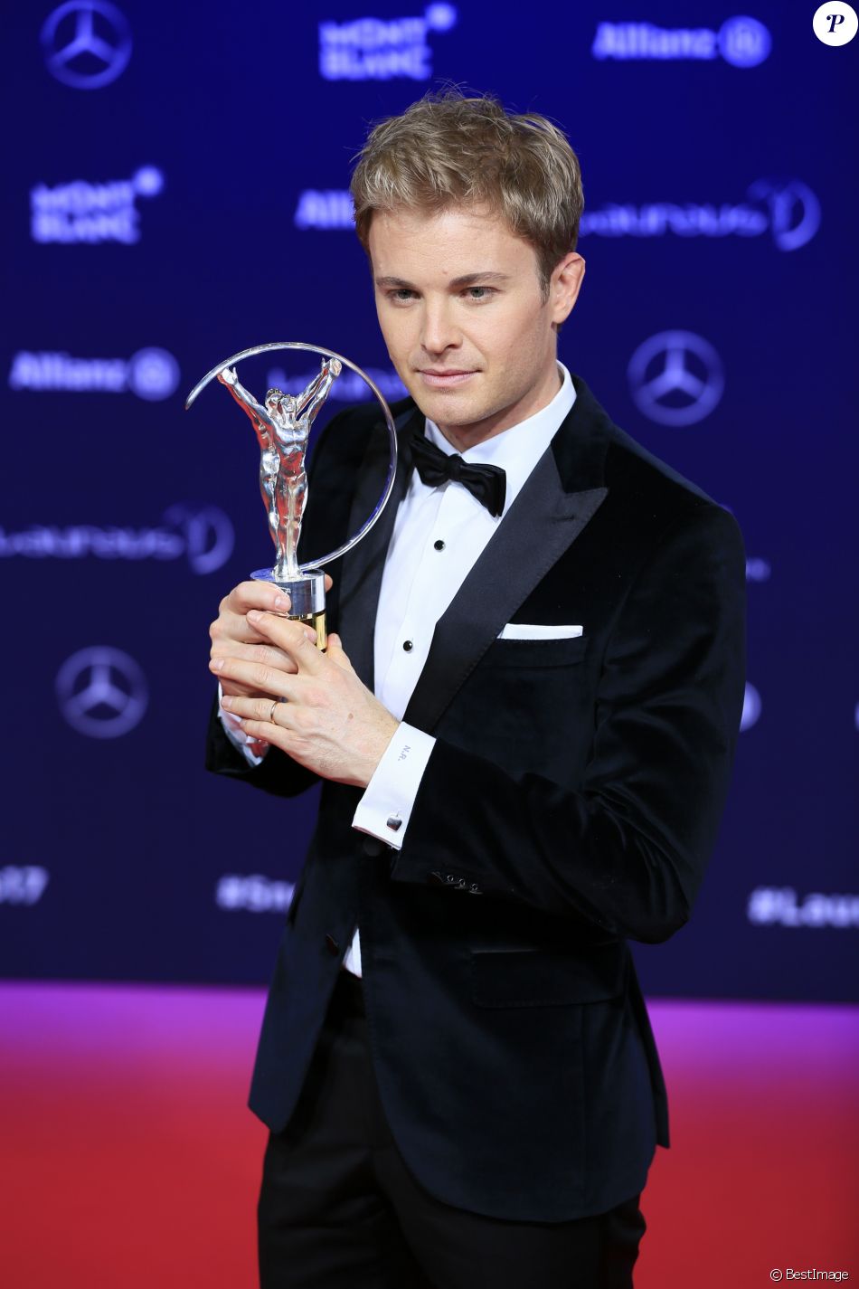 Nico Rosberg (révélation de l&#039;année) avec son trophée - Soirée des Laureus World Sport Awards 2017 à Monaco le 14 février 2017.  Laureus 2017 World Sports Awards red carpet in Monaco on february 14, 2017.14/02/2017 - Monte Carlo