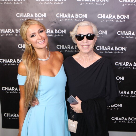Paris Hilton et Chiara Boni - People au défilé de mode Chiara Boni collection prêt-à-porter Automne Hiver 2017-2018 lors de la fashion week à New York, le 14 février 2017.  People at the Chiara Boni ready-to-wear Autumn/Winter 2017-2018 fashion show during the fashion week in New York, on February 14th 2017.14/02/2017 - New York