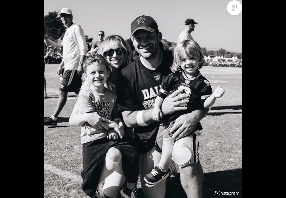 Hawkins Romo Tony Romo et Candice Crawford, ici en photo fin 2016 avec leurs garçons ...
