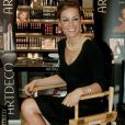 Tara Palmer-Tomkinson lors du lancement de la marque de cosmétiques ARTDECO à Londres en 2010.