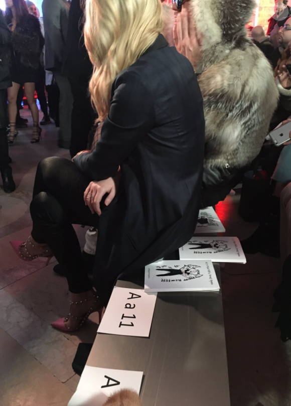 Tiffany Trump, la fille de Donald Trump, victimisée lors du défilé de Phillip Plein, se retrouve seule au premier rang lors de la Fashion Week à New York le 14 février 2017
