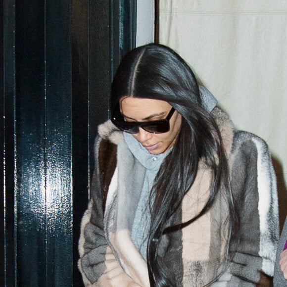 Kim Kardashian quitte l'hôtel Mercer lors de la fashion week de New York le 14 février 2017.