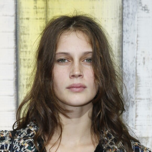 Marine Vacth - Photocall du defile de mode "Chanel", collection pret-a-porter printemps-ete 2014, au Grand Palais a Paris. Le 1er octobre 2013