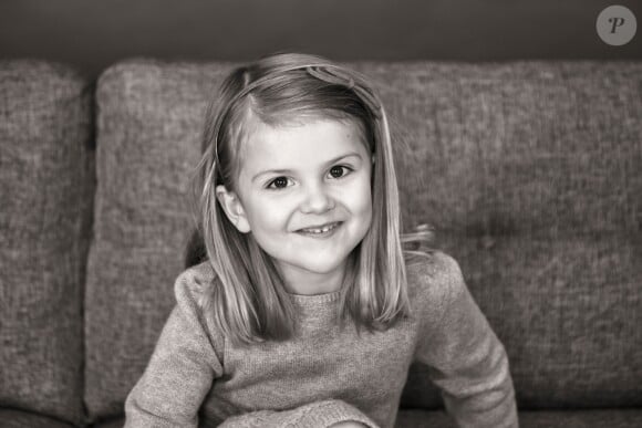 Portrait officiel de la princesse Estelle de Suède par Anna-Lena Ahlström pour son 5e anniversaire, le 23 février 2017. © Anna-Lena Ahlström / Kungahuset.se