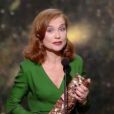 Isabelle Huppert reçoit le César de la meilleure actrice pour Elle, des mains de Pierre Richard - 24 février 2017