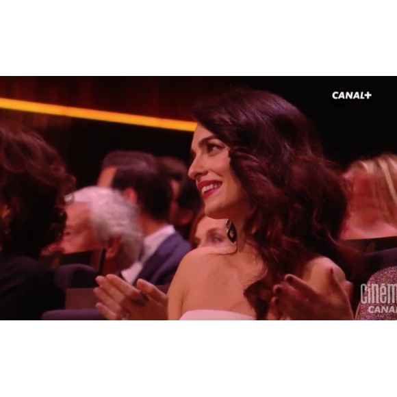Amal - George Clooney reçoit le César d'honneur des mains de Jean Dujardin, sous le regard de sa femme Amal - 24 février 2017