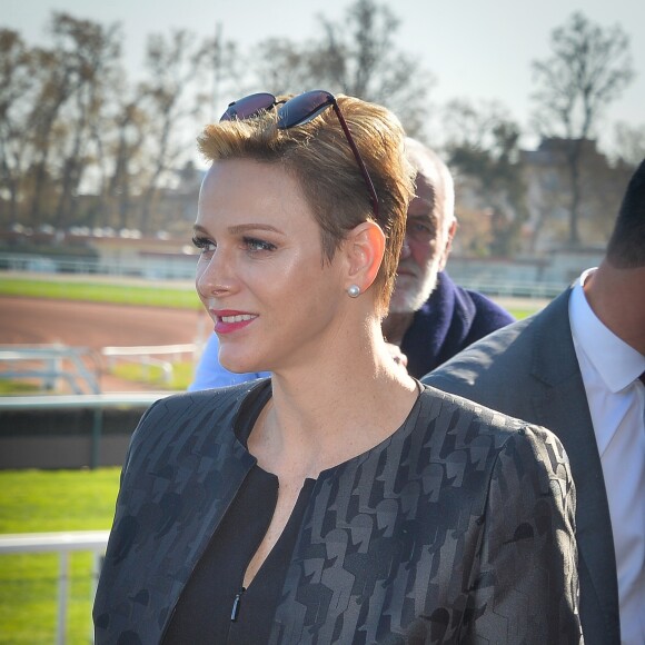 La princesse Charlene de Monaco assiste au premier "Charity Mile" - une course hippique caritative rebaptisée Prix princesse Charlene de de Monaco à l'hippodrome de la Côte d'Azur de Cagnes-sur-mer le 25 février 2017.