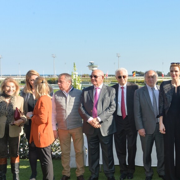 La princesse Charlene de Monaco assiste au premier "Charity Mile" - une course hippique caritative rebaptisée Prix princesse Charlene de de Monaco à l'hippodrome de la Côte d'Azur de Cagnes-sur-mer le 25 février 2017.