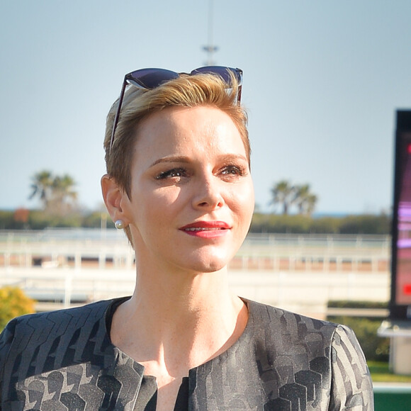 La princesse Charlene de Monaco assiste au premier "Charity Mile" - une course hippique caritative rebaptisée Prix princesse Charlene de de Monaco à l'hippodrome de la Côte d'Azur de Cagnes-sur-mer le 25 février 2017.