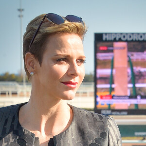 La princesse Charlene de Monaco assiste au premier "Charity Mile" - une course hippique caritative rebaptisée Prix princesse Charlene de de Monaco à l'hippodrome de la Côte d'Azur de Cagnes-sur-mer le 25 février 2017.