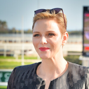 La princesse Charlene de Monaco assiste au premier "Charity Mile" - une course hippique caritative rebaptisée Prix princesse Charlene de de Monaco à l'hippodrome de la Côte d'Azur de Cagnes-sur-mer le 25 février 2017.