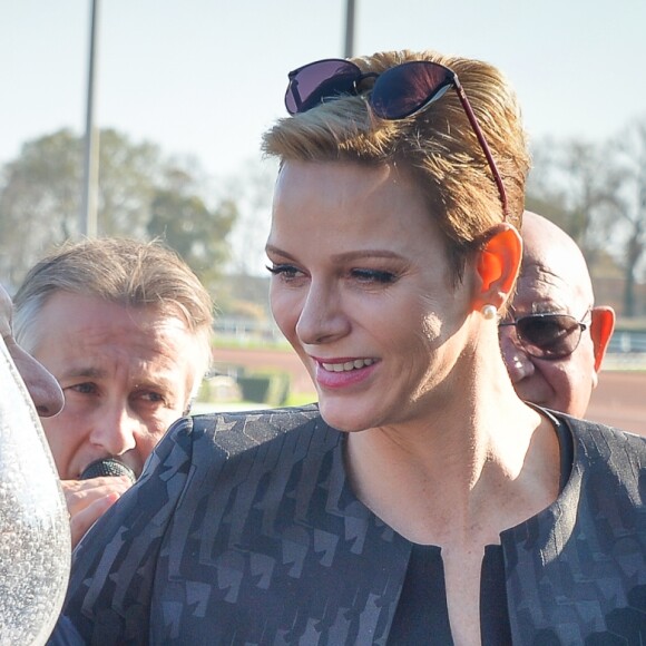 La princesse Charlene de Monaco assiste au premier "Charity Mile" - une course hippique caritative rebaptisée Prix princesse Charlene de de Monaco à l'hippodrome de la Côte d'Azur de Cagnes-sur-mer le 25 février 2017.