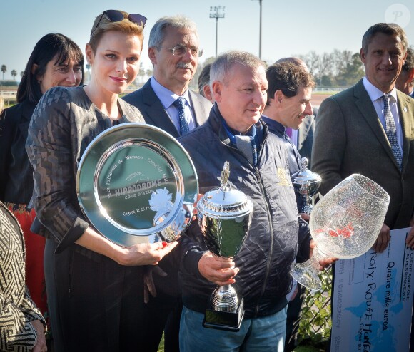 La princesse Charlene de Monaco assiste au premier "Charity Mile" - une course hippique caritative rebaptisée Prix princesse Charlene de de Monaco à l'hippodrome de la Côte d'Azur de Cagnes-sur-mer le 25 février 2017.
