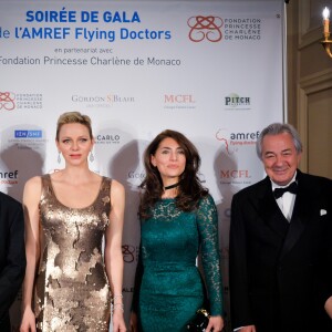 Pierre Frolla, la princesse Charlène de Monaco, Caterina Murino, Remo Girone et sa femme Victoria Zinny - Photocall de la soirée de gala de L'AMREF Flying Doctors à Monaco le 24 février 2017 © Michael Alési/Bestimage